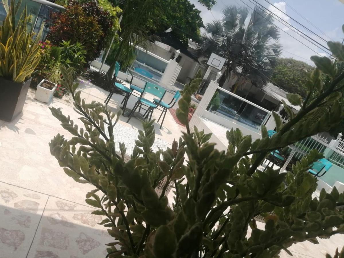 Alojamento de Acomodação e Pequeno-almoço Airport Cartagena